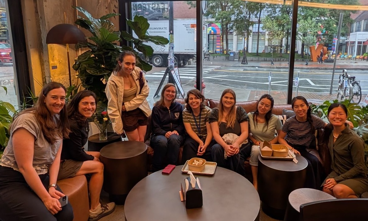 Group photo at a Boston Women in Bioinformatics Byte and Bite lunch meetup
